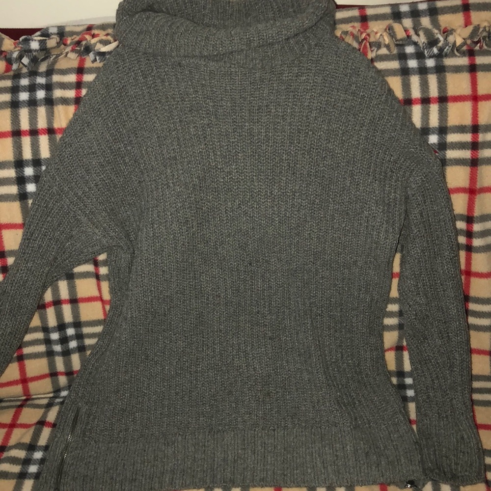 New American Eagle over sized sweater
